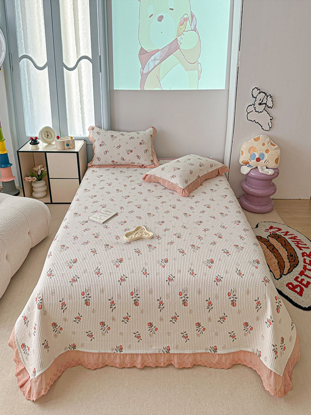 JC HOME White & Peach-Coloured Printed 162 TC Queen BedcoverSet