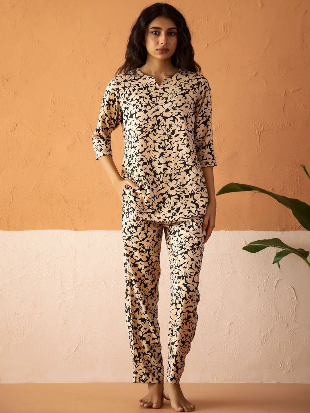 SANSKRUTIHOMES Floral Top with Pyjamas Night Suit