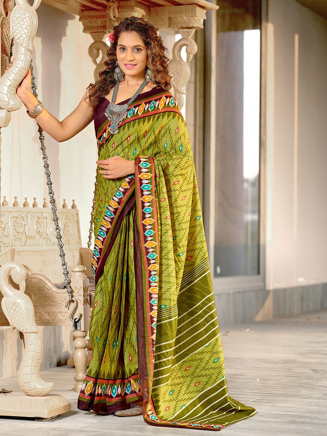 DIVASTRI Mulcotton Printed Ikat Saree With Unstitched Blouse Piece