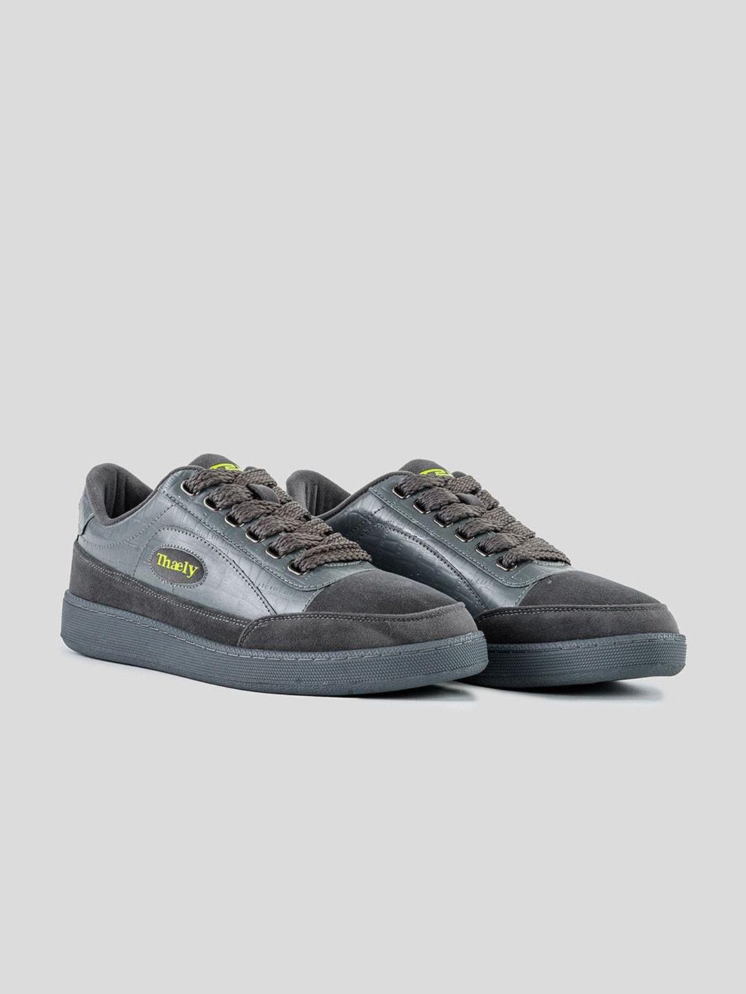 Thaely Men Colourblocked Round Toe Casual Shoes