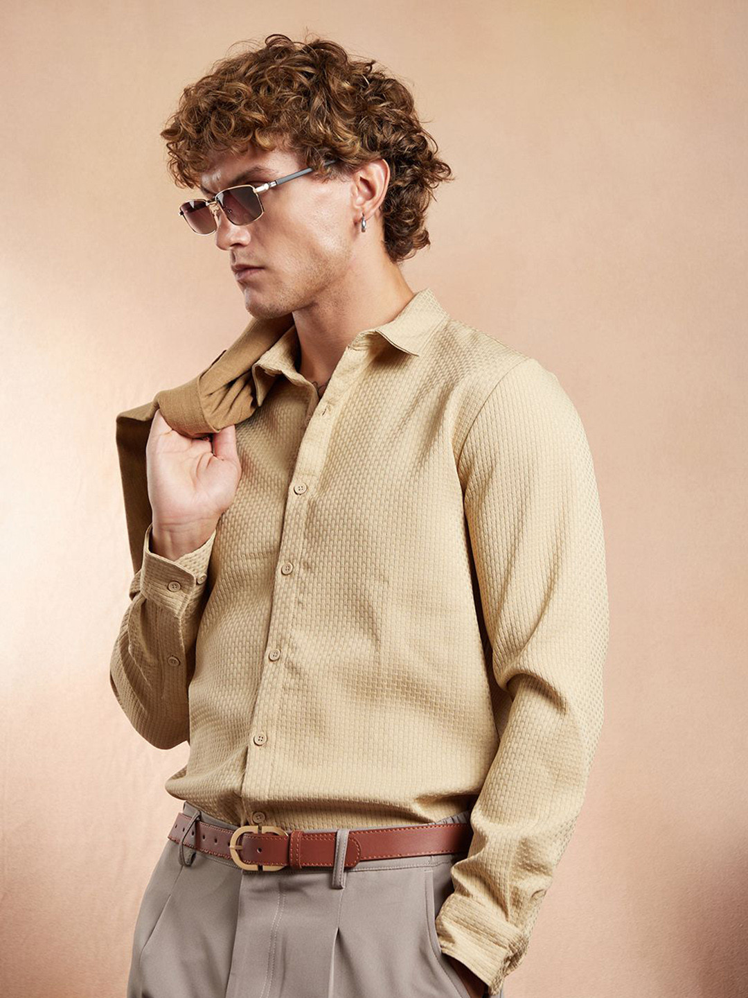 Campus Sutra Comfort Interweave-Tactile Self Design Regular Fit Casual Shirt