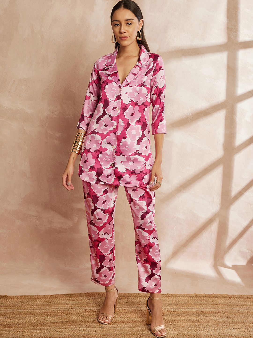 HERE&NOW Women Floral Printed Satin Kurti with Trousers