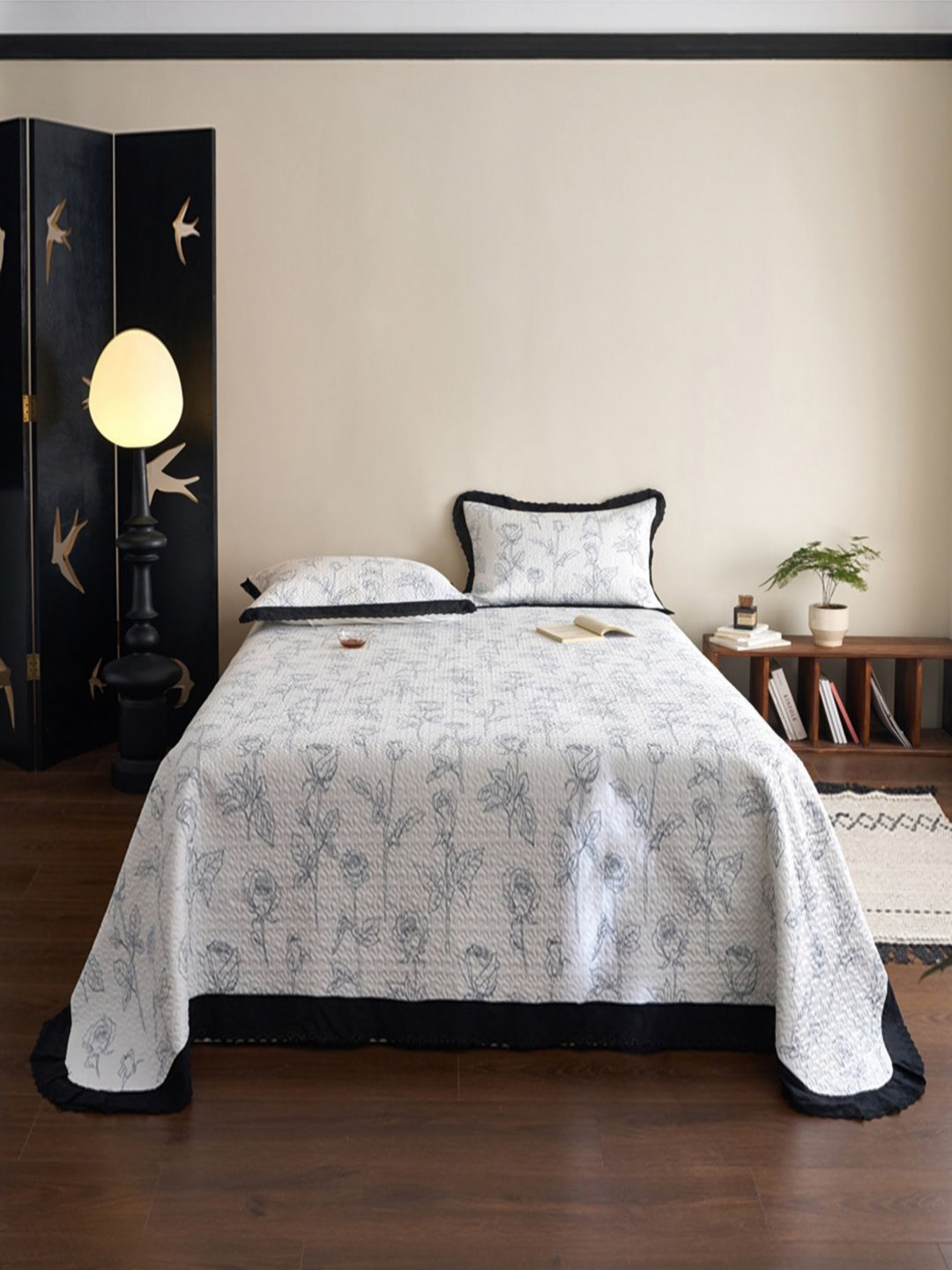 JC HOME Red & White Printed Double Super King Bed Covers