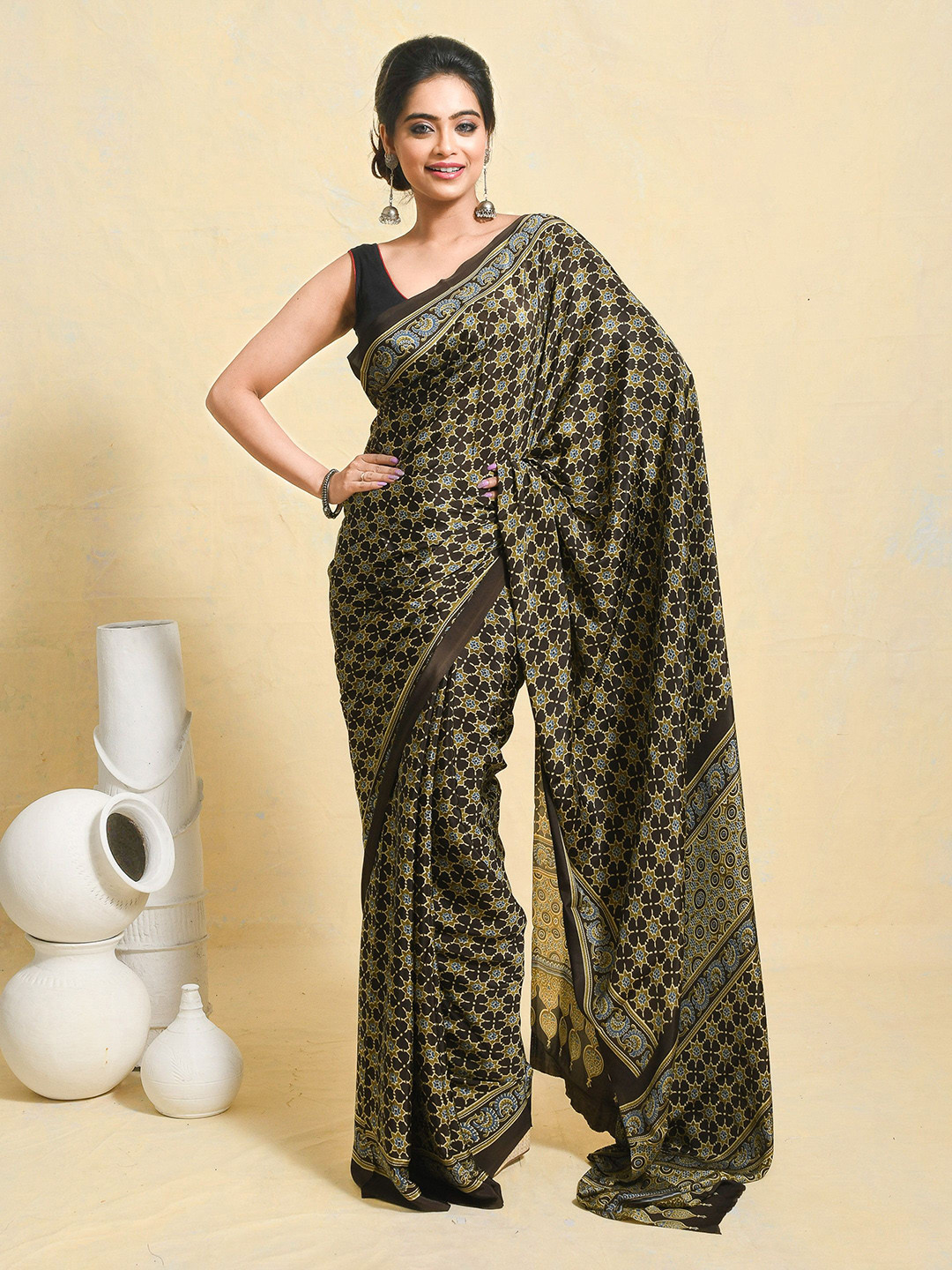 Rupeshwari Ethnic Motifs Printed Saree