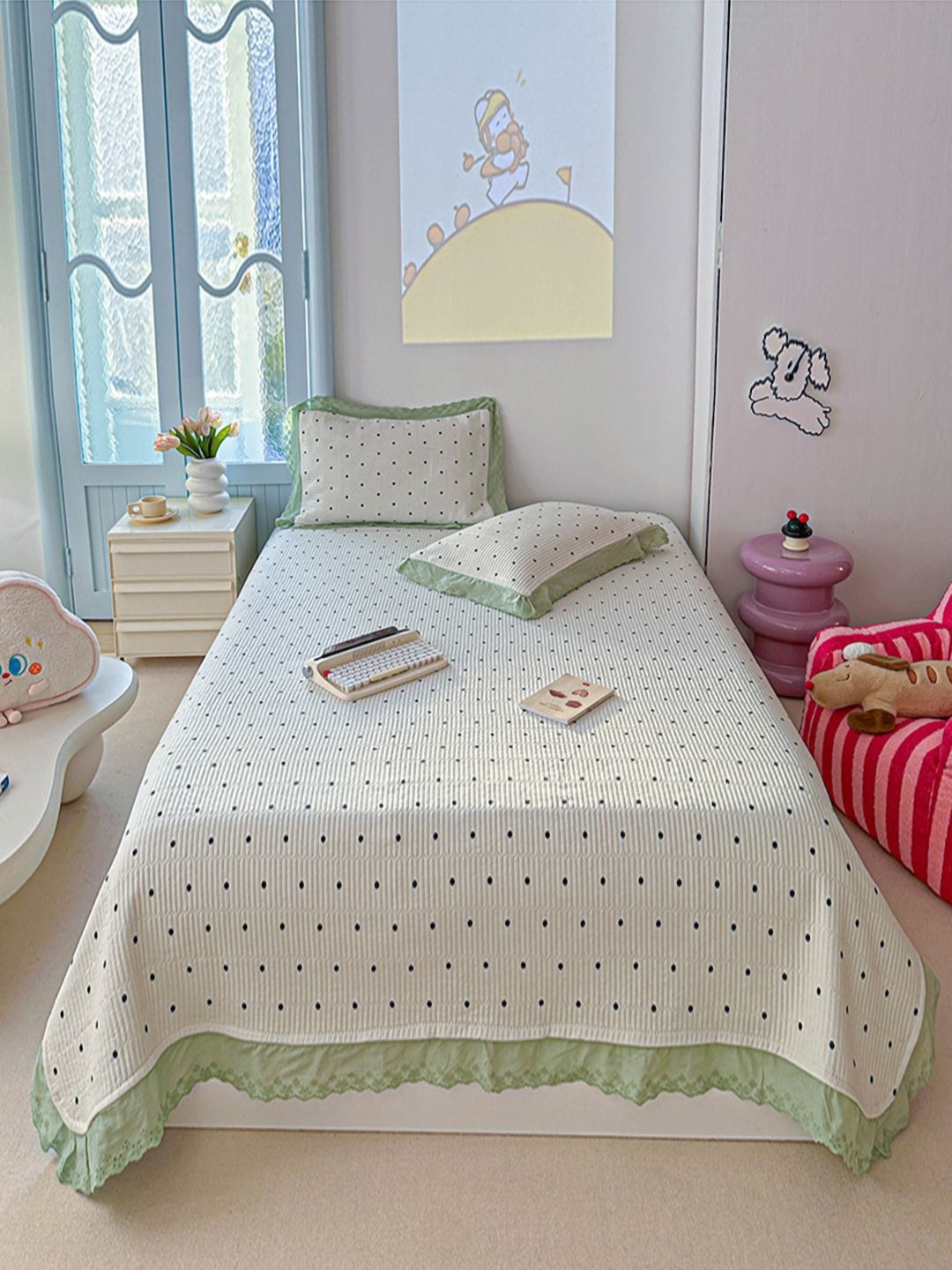 JC HOME White & Green Polka Dots Printed 162 TC Double Queen Bed Cover & 2 Pillow Covers