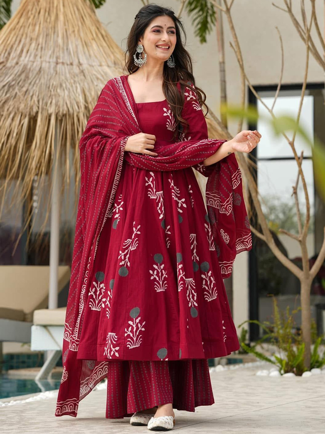 GORGONE Women Floral Printed Kurta with Palazzo & Dupatta