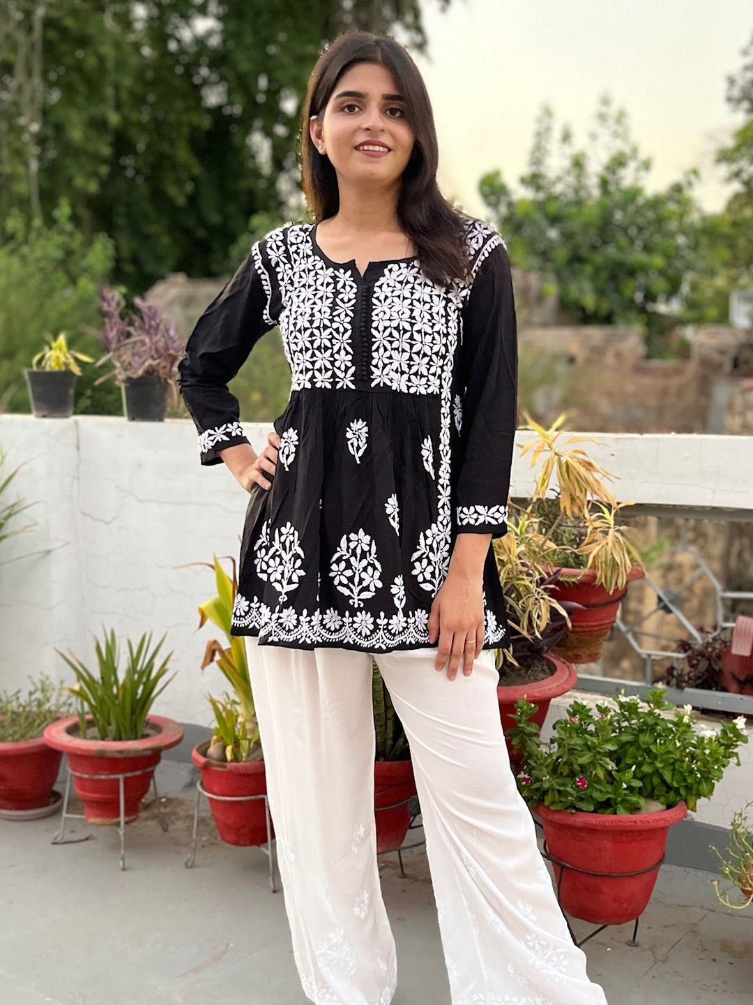 Everything In Chikankari Women Embroidered Chikankari Pleated Kurti