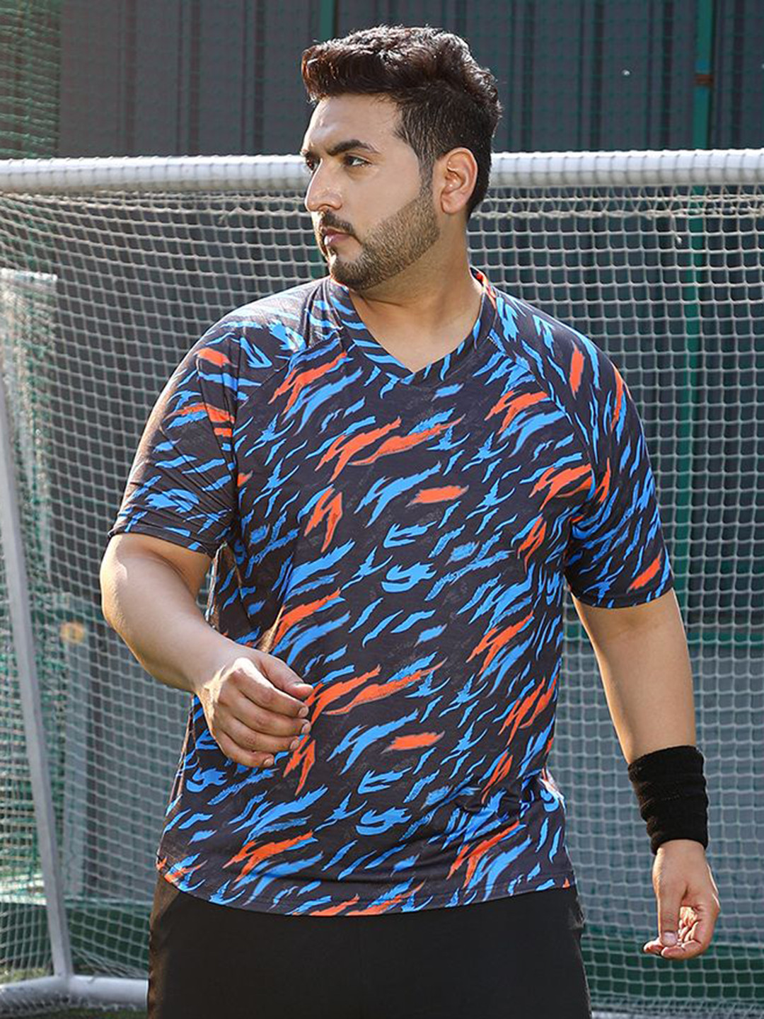 Instafab Plus Abstract Printed V-Neck Short Sleeves Regular Fit Sports T-Shirt