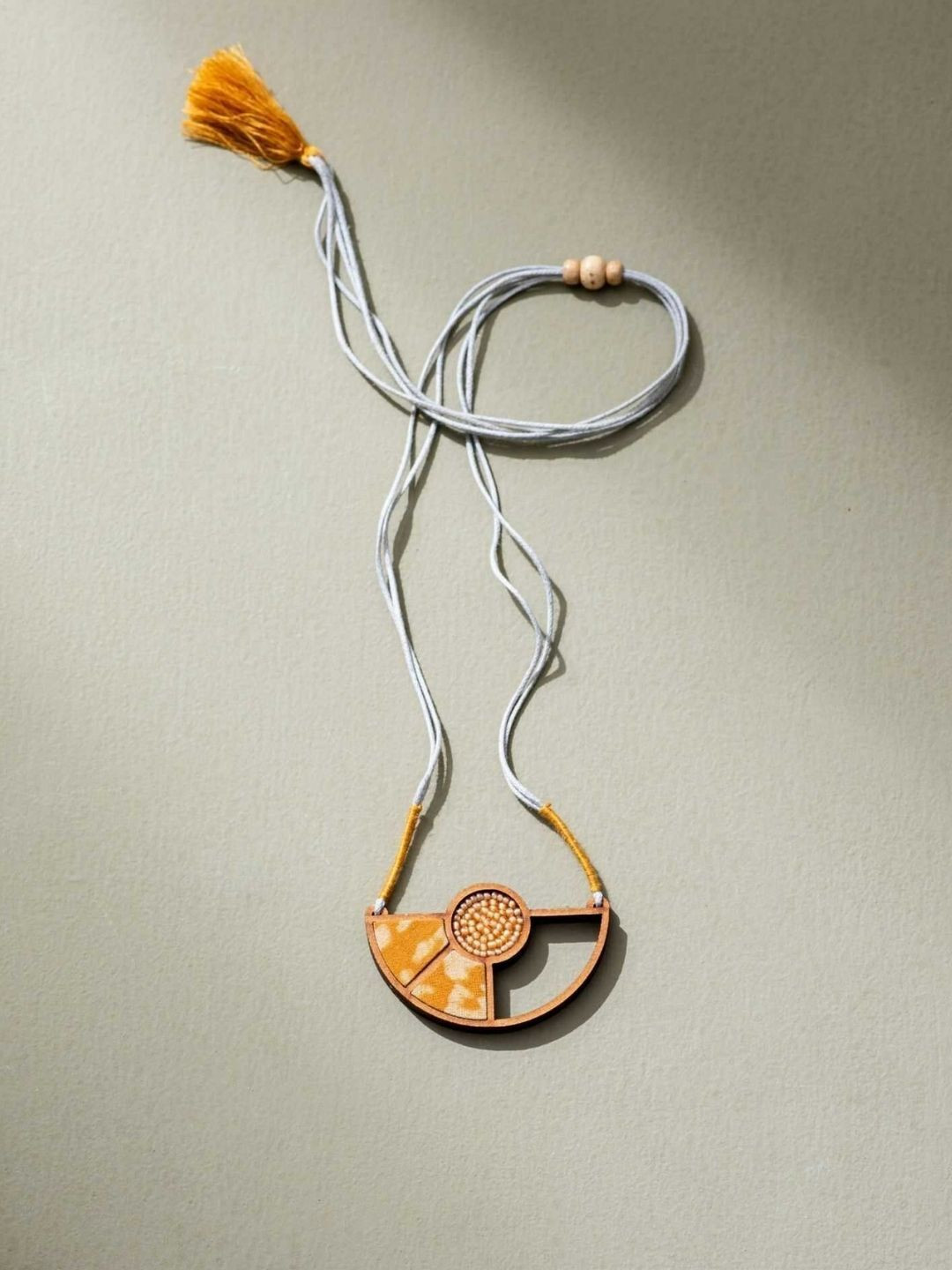 WHE Artificial Beads Beaded Wooden Necklace