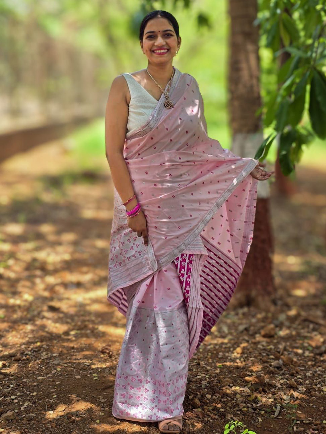 Apaapi Threads of glory Women Ethnic Motifs Silk Blend Half and Half Saree