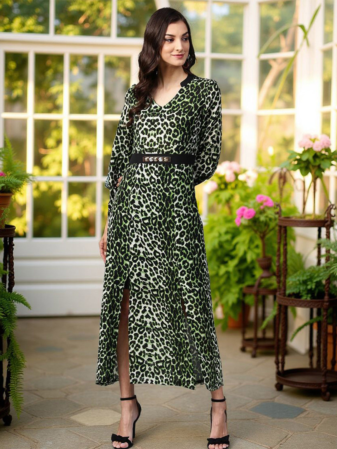 Zima Leto Women's Green Animal Printed Maxi Dress With Embellished Belt