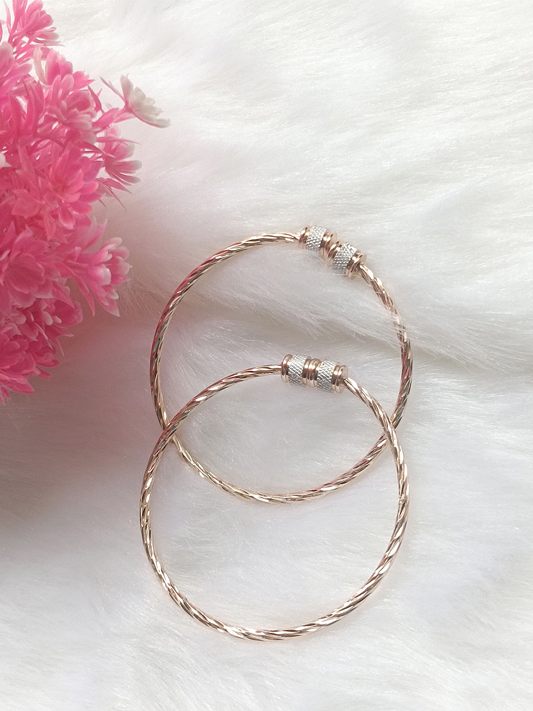 DENICRAAS Rose Alloy Bangle