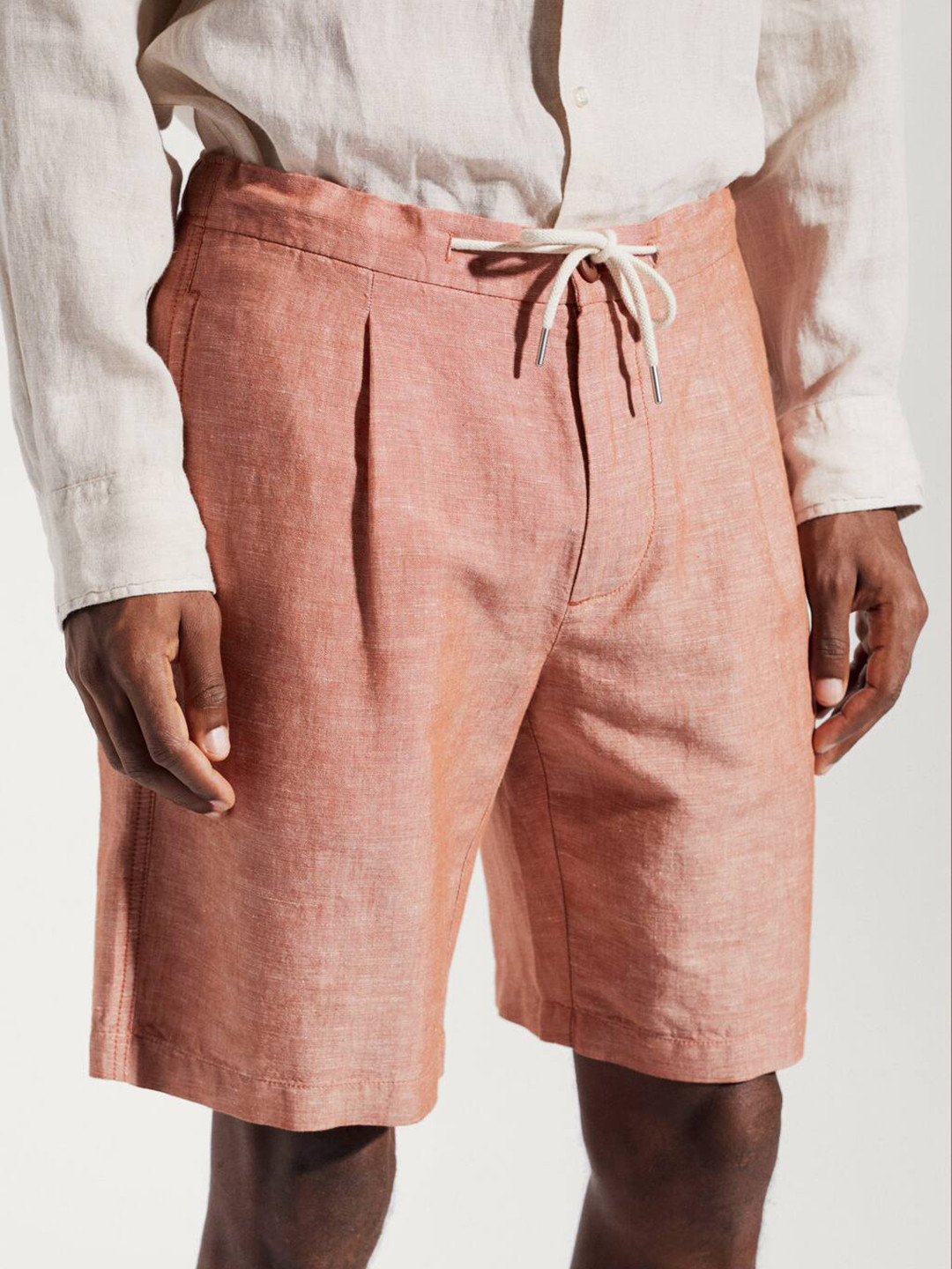 MANGO MAN Cotton Linen Pleated Bermuda Shorts