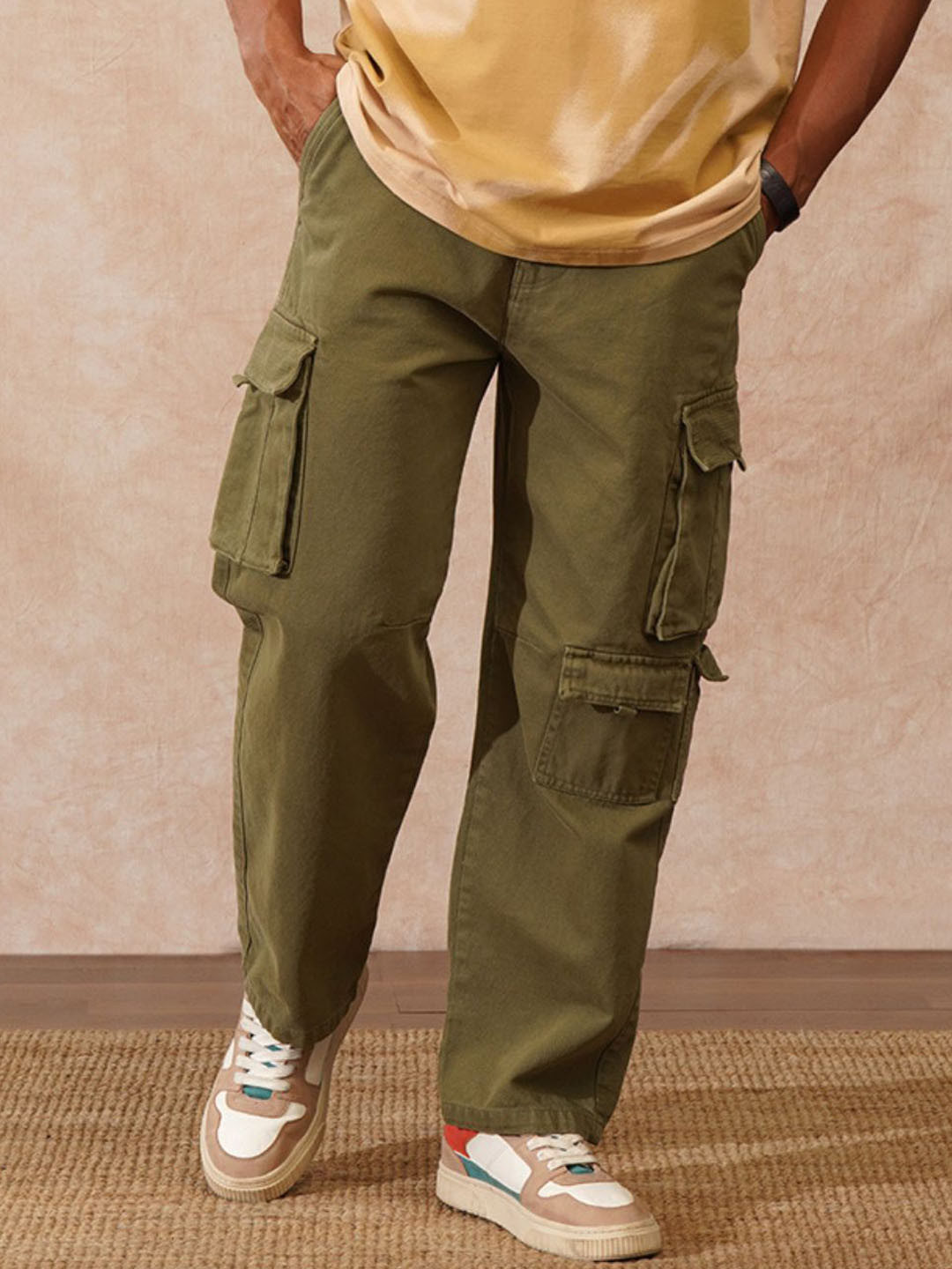 WROGN Men Loose Fit Mid-Rise Cargos Trousers