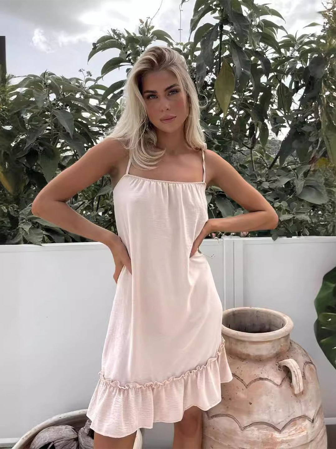 Oh Rare Solid Strappy Backless Loose Ruffles Dress