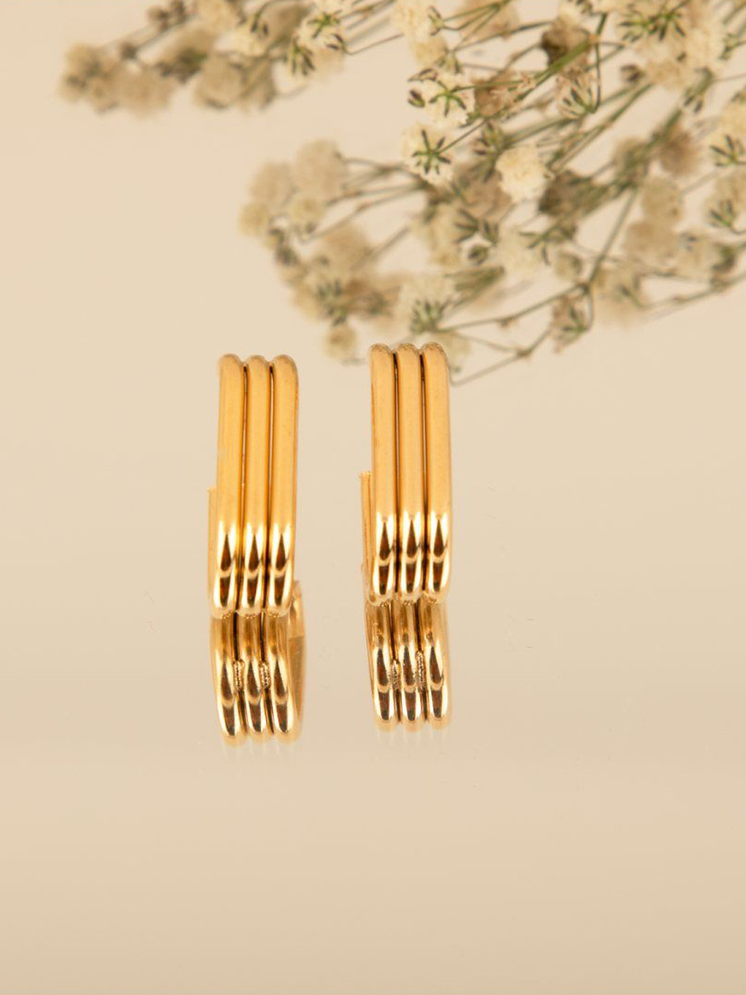 LA FILLE D'OR Gold-Plated Contemporary Half Hoop Earrings