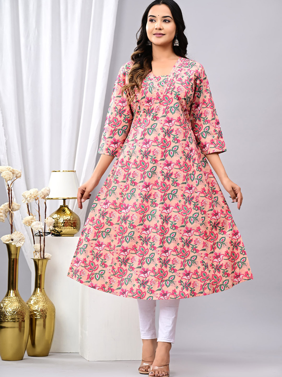 SHOOLIN Floral Printed Square Neck A-Line Kurta