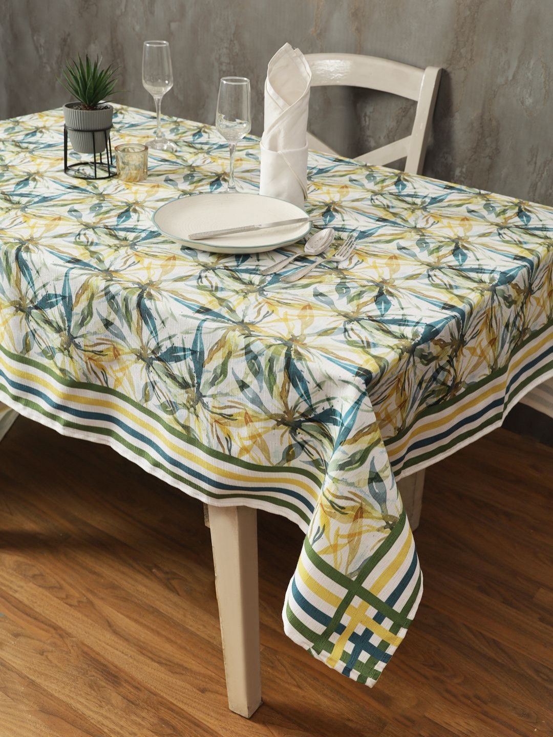 Aura Floral Printed Polylinen Table Cover 6 Seater with border design