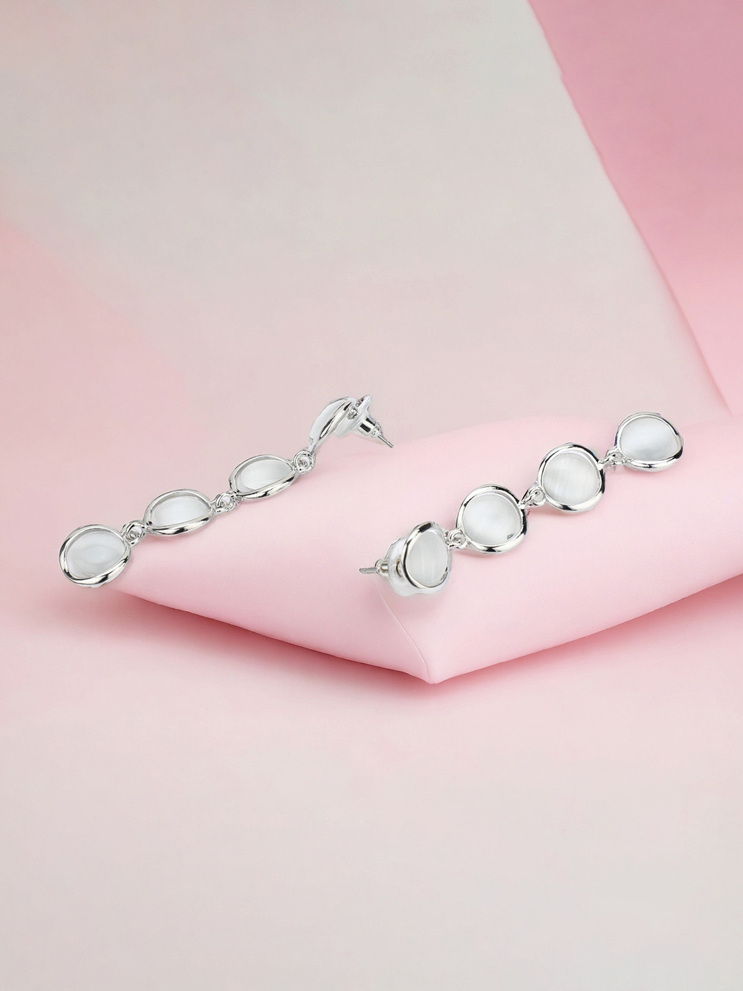 Sparking Dazzle Silver-Plated Pearls Beaded Circular Shaped Drop Earrings