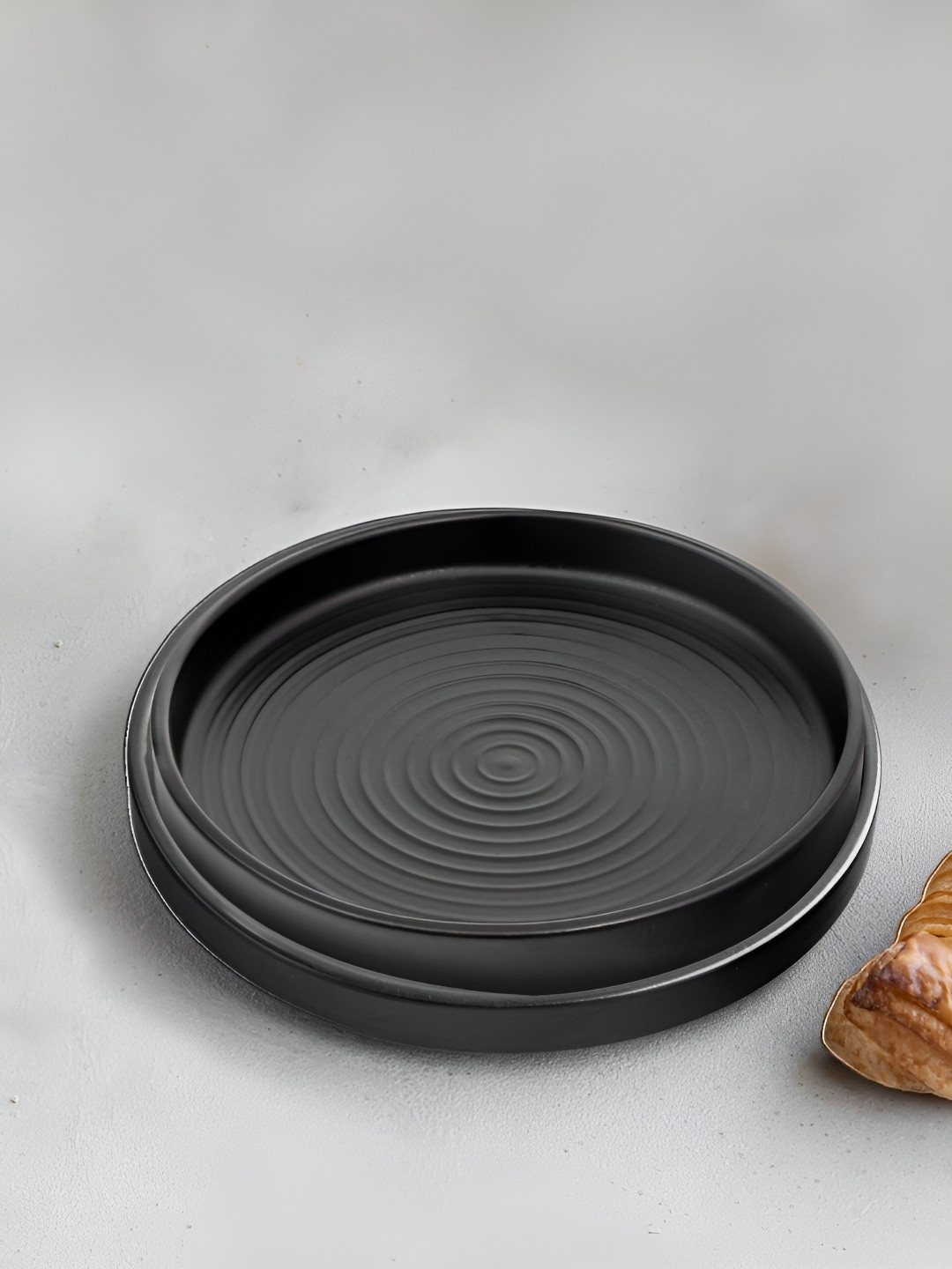 Claymistry 2 Pc Black Ceramic Round Tray