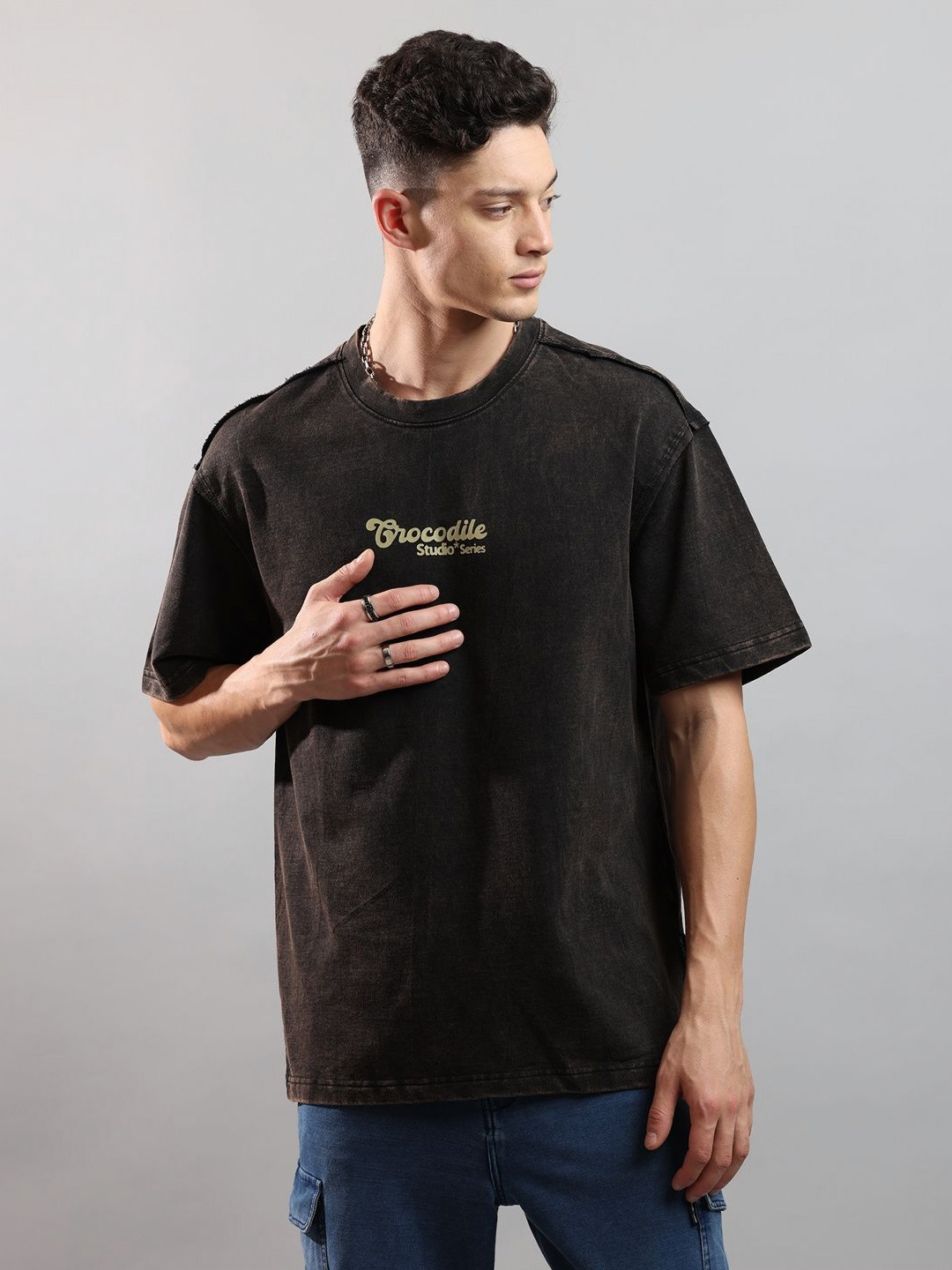 Crocodile Typography Printed Drop-Shoulder Sleeves Oversized Pure Cotton T-shirt