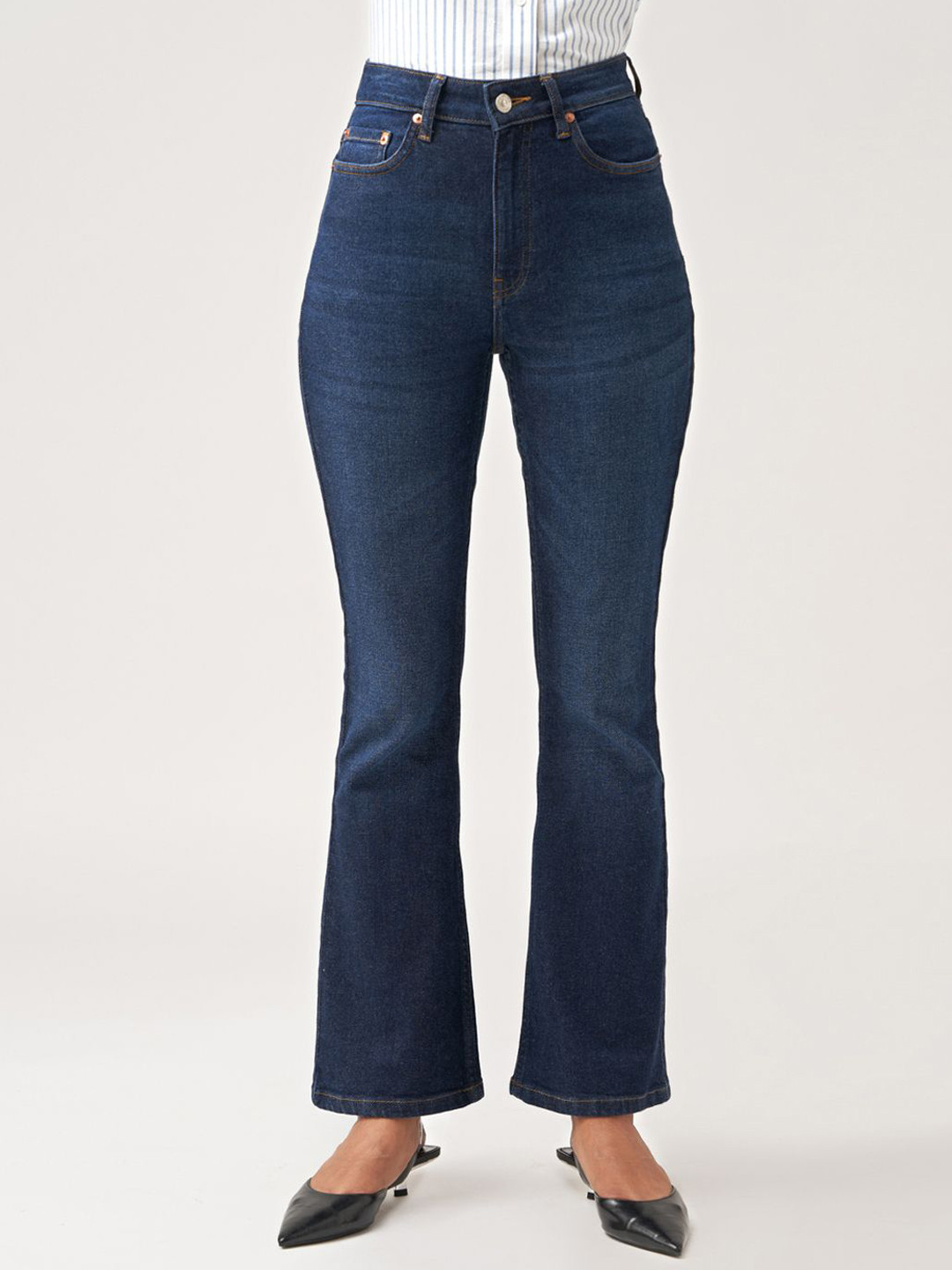 Jolene.club Women Flared Mid-Rise Clean Look Stretchable Jeans