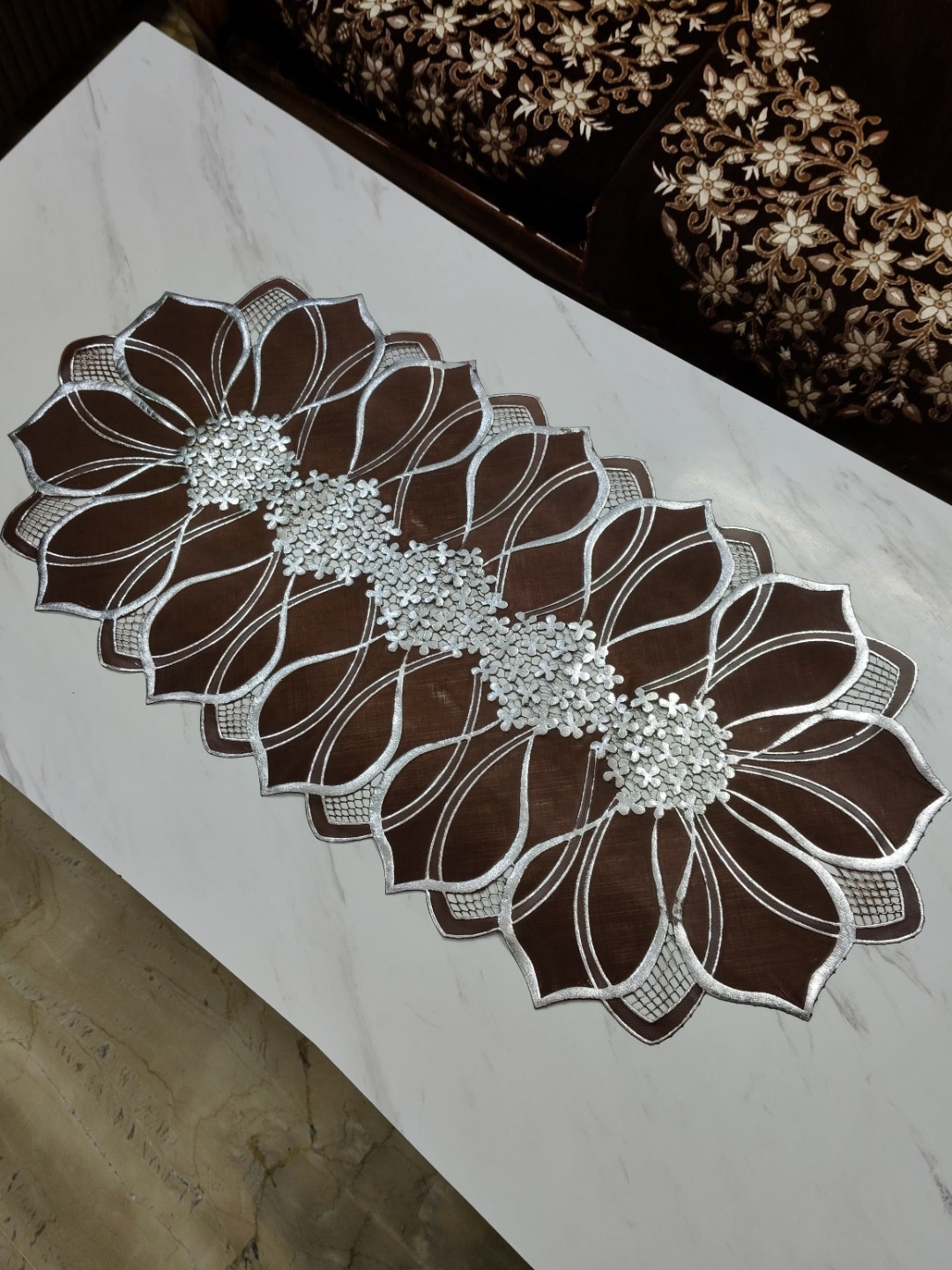 KANUSHI INDUSTRIES Brown & White Textured Table Runner