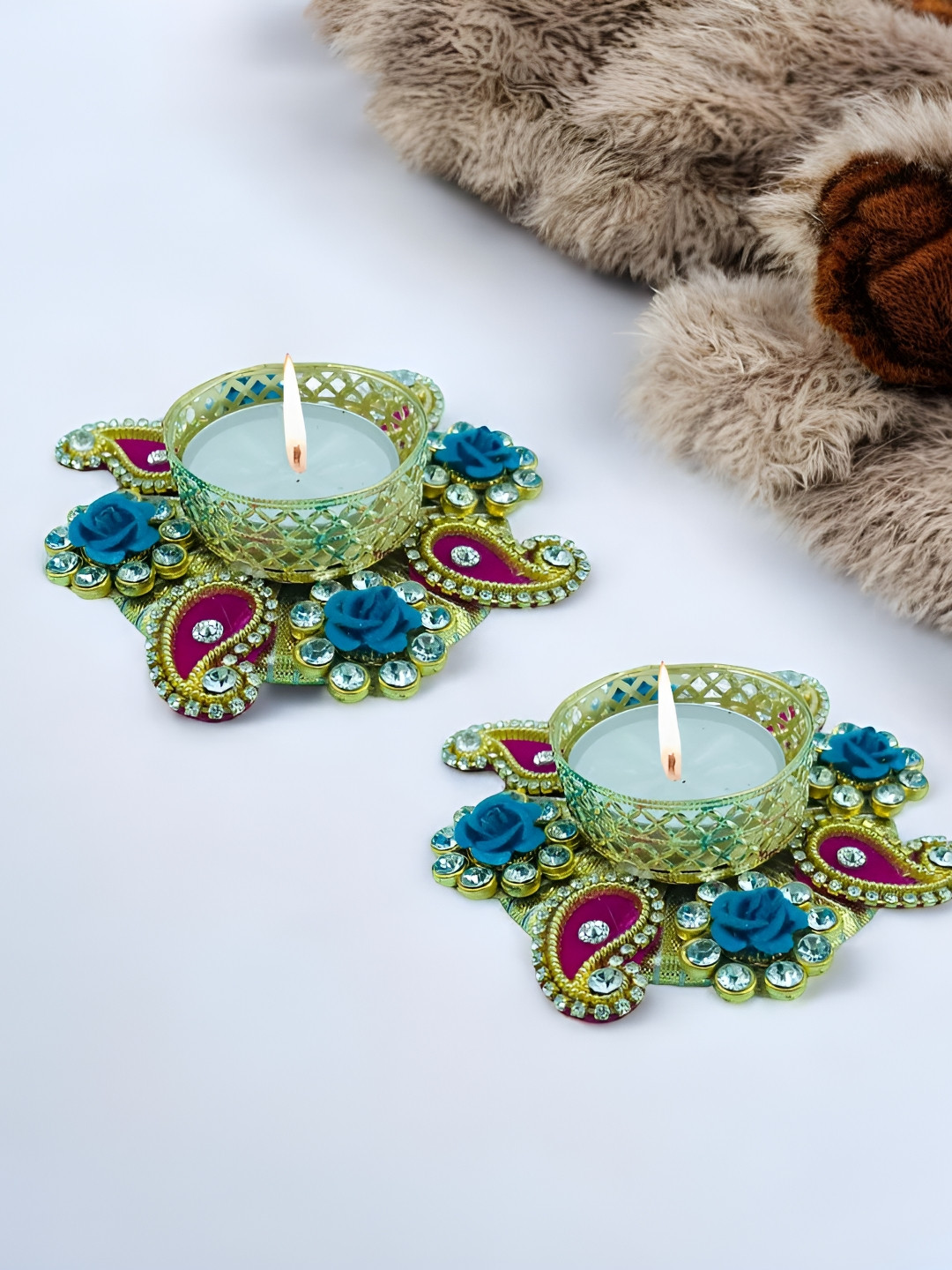 GADINFASHION Gold-Toned & Blue 2 Pieces Candle Metal Holder