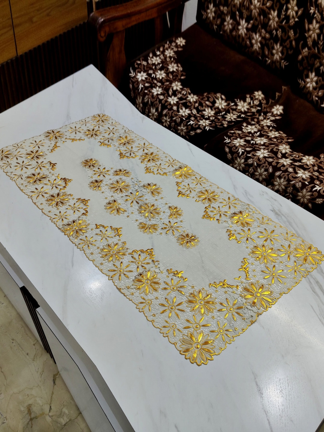 KANUSHI INDUSTRIES Yellow & White Textured Table Runner