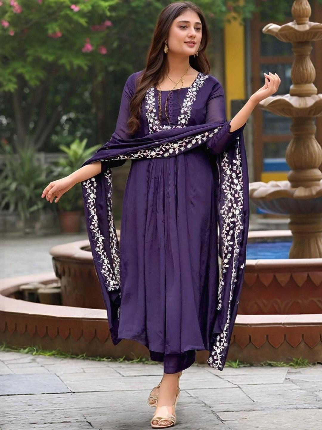 KALINI Women Begani Rayon Blend Solid Anarkali Kurta Set With Dupatta