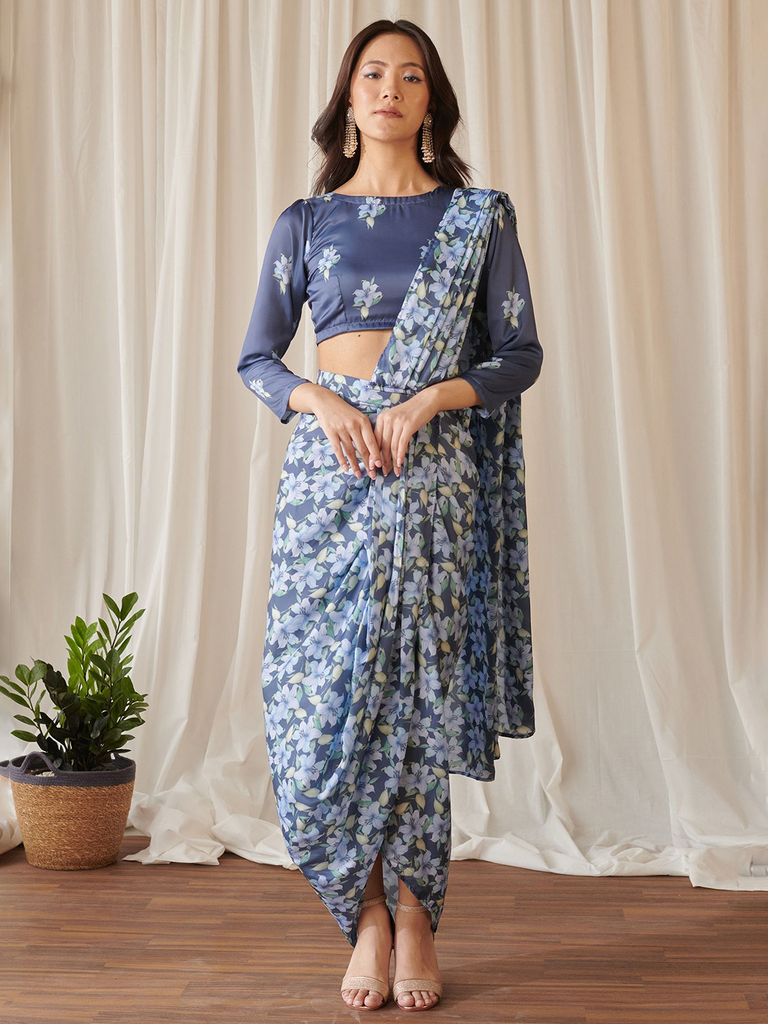 Pasha Women Floral Printed SPACE BLUE LUNGI SAREE SET