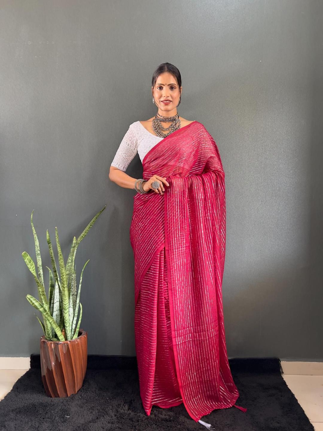 AQUILIQ Pink Ombre printed saree with solid border And Chikan Kari blouse Piece