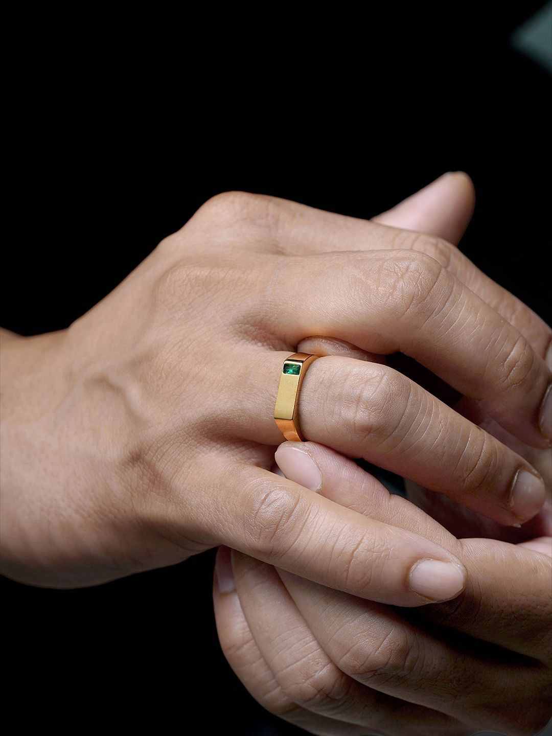 SWASHAA Sorin Green Solitaire Signet Mens Ring