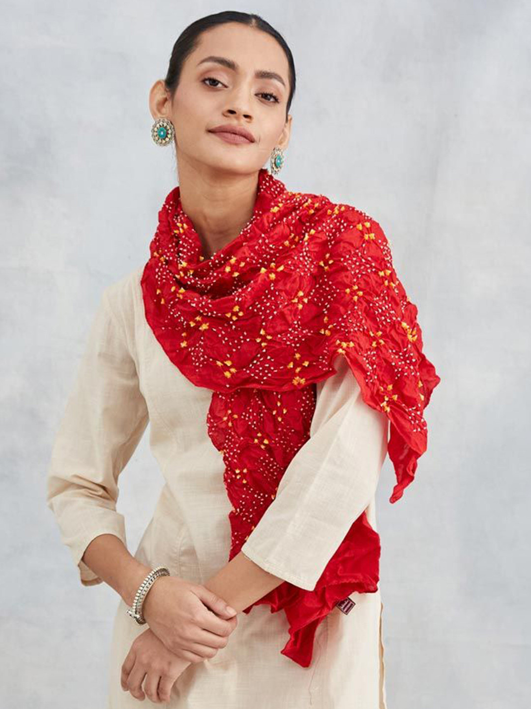 Fabindia Bandhani Dyed Stole Has Taping Border