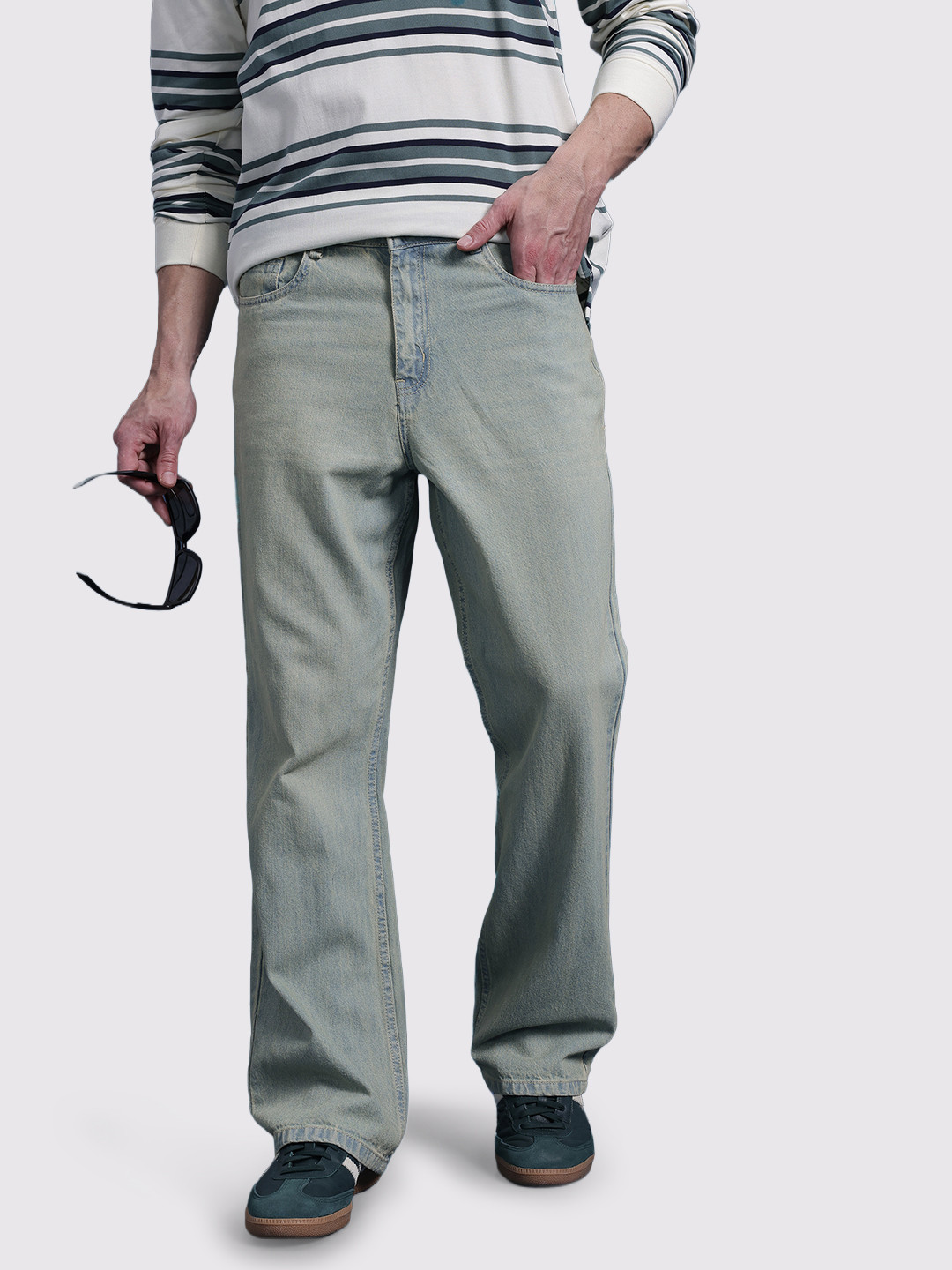 The Roadster Life Co. Men  Vintage Wash Pure Cotton Flared Jeans