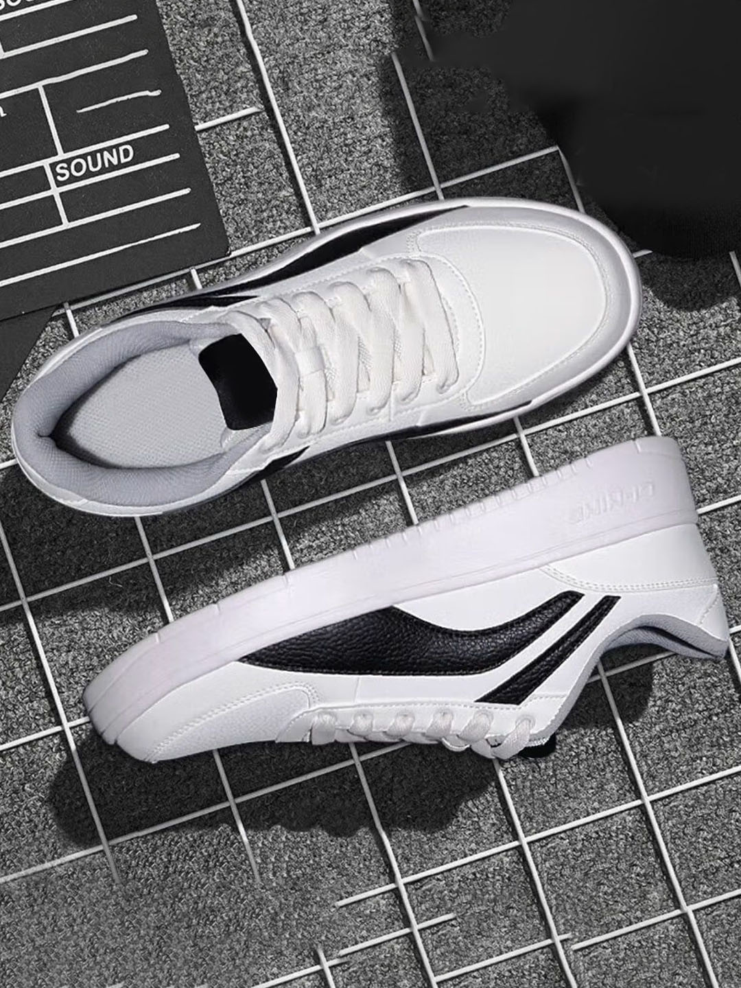 Robbie Jones Men Colourblocked Lace-Ups Sneakers