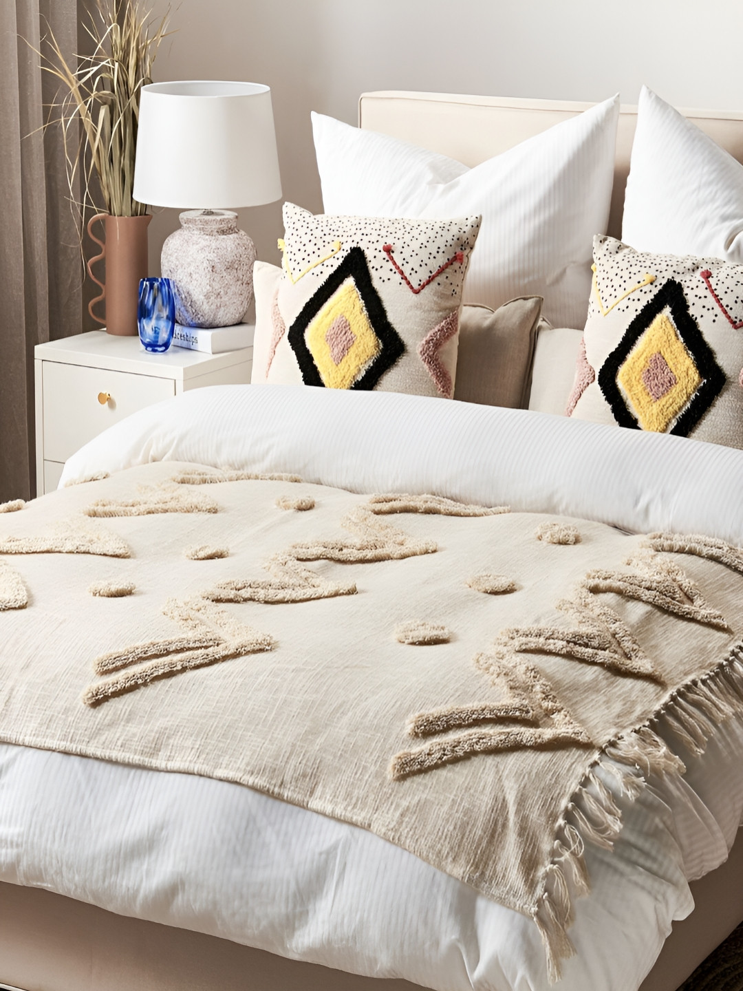 THEGASBH Off White Tufted Cotton Throw