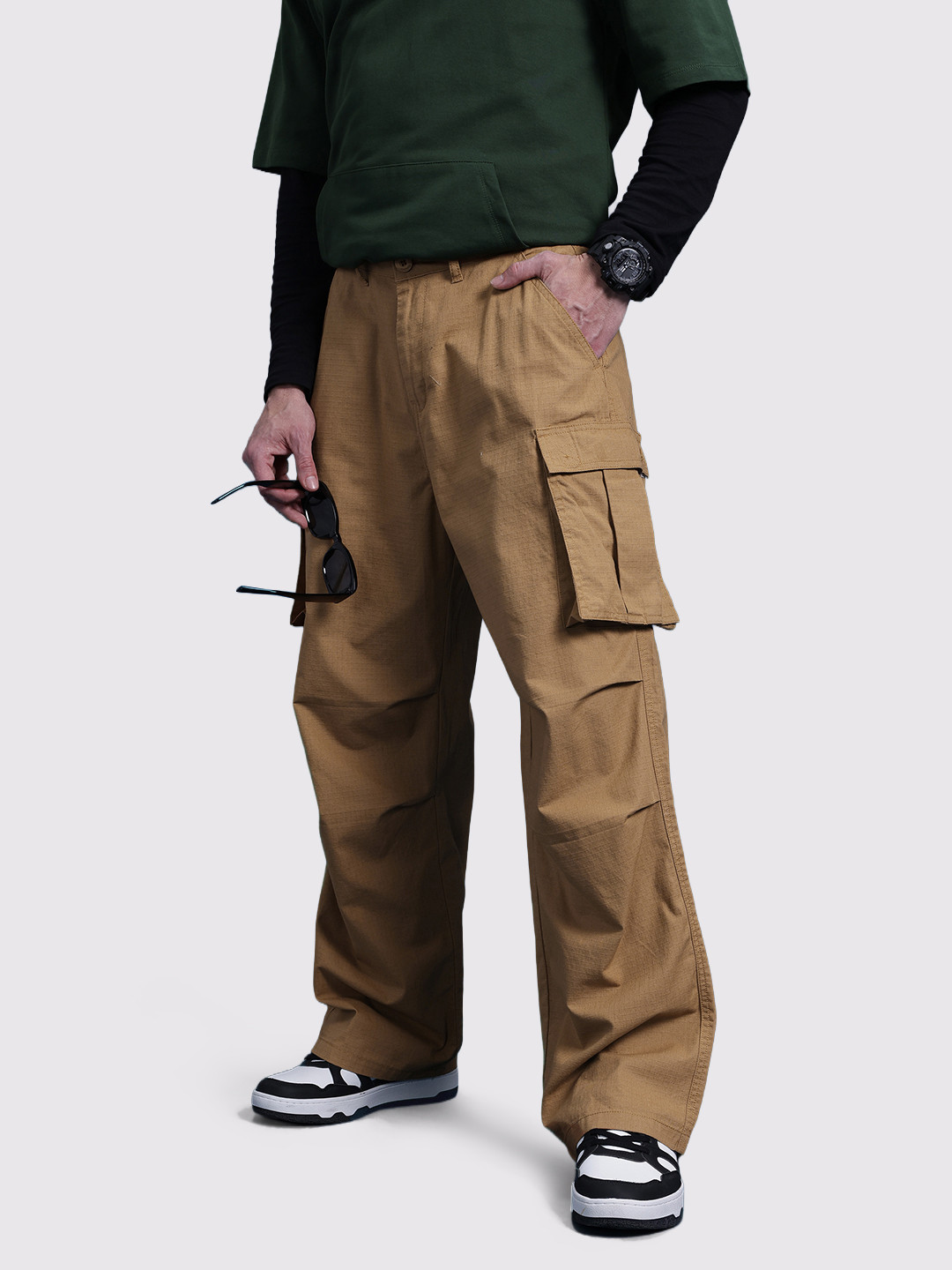The Roadster Lifestyle Co. Men Pure Cotton Self-Checked Parachute Loose Fit Cargos