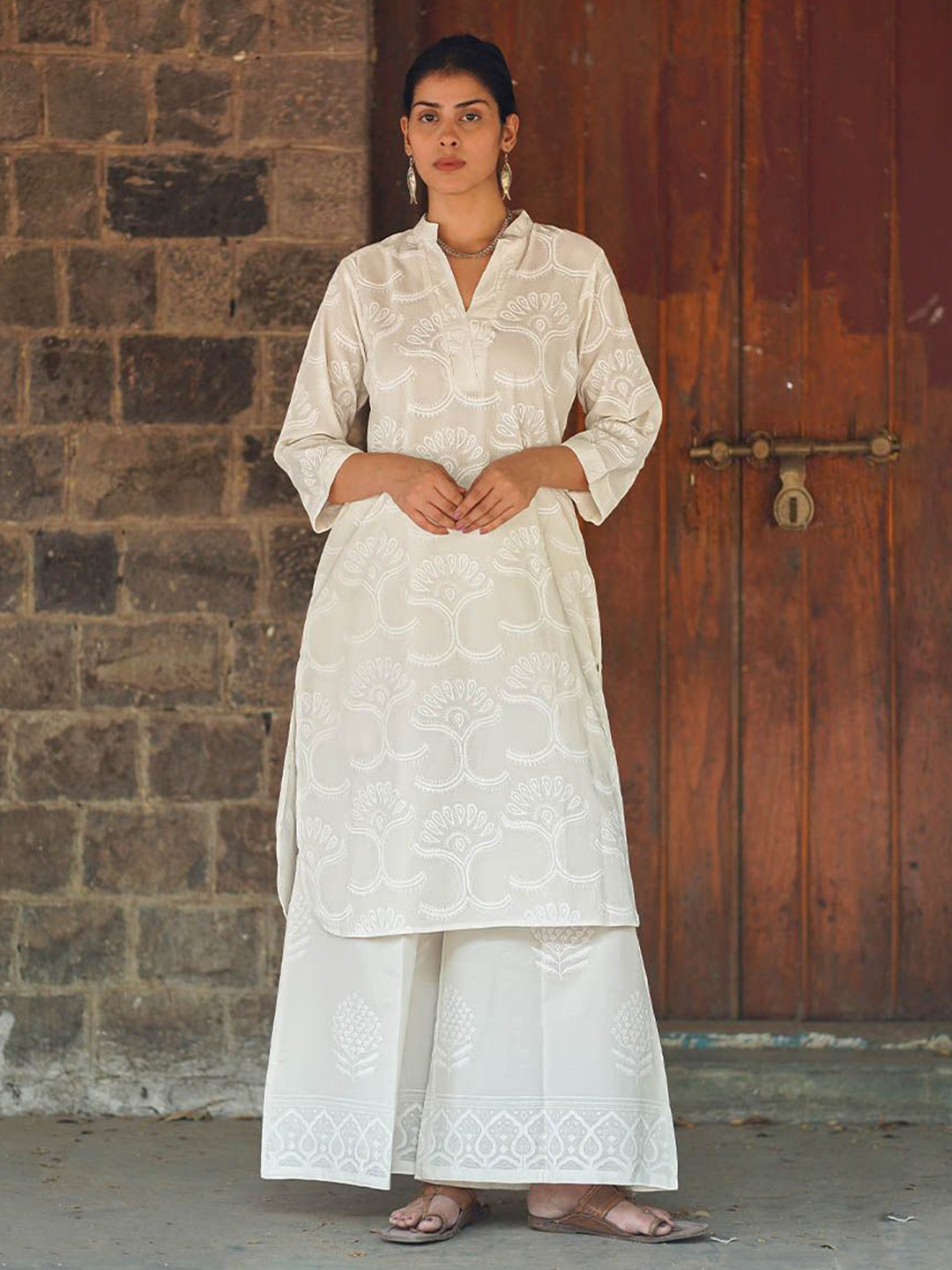 Chidiyaa Safed Salted Paper Ivory Block Ethnuc Motifs Printed Pure Cotton Straight Kurta
