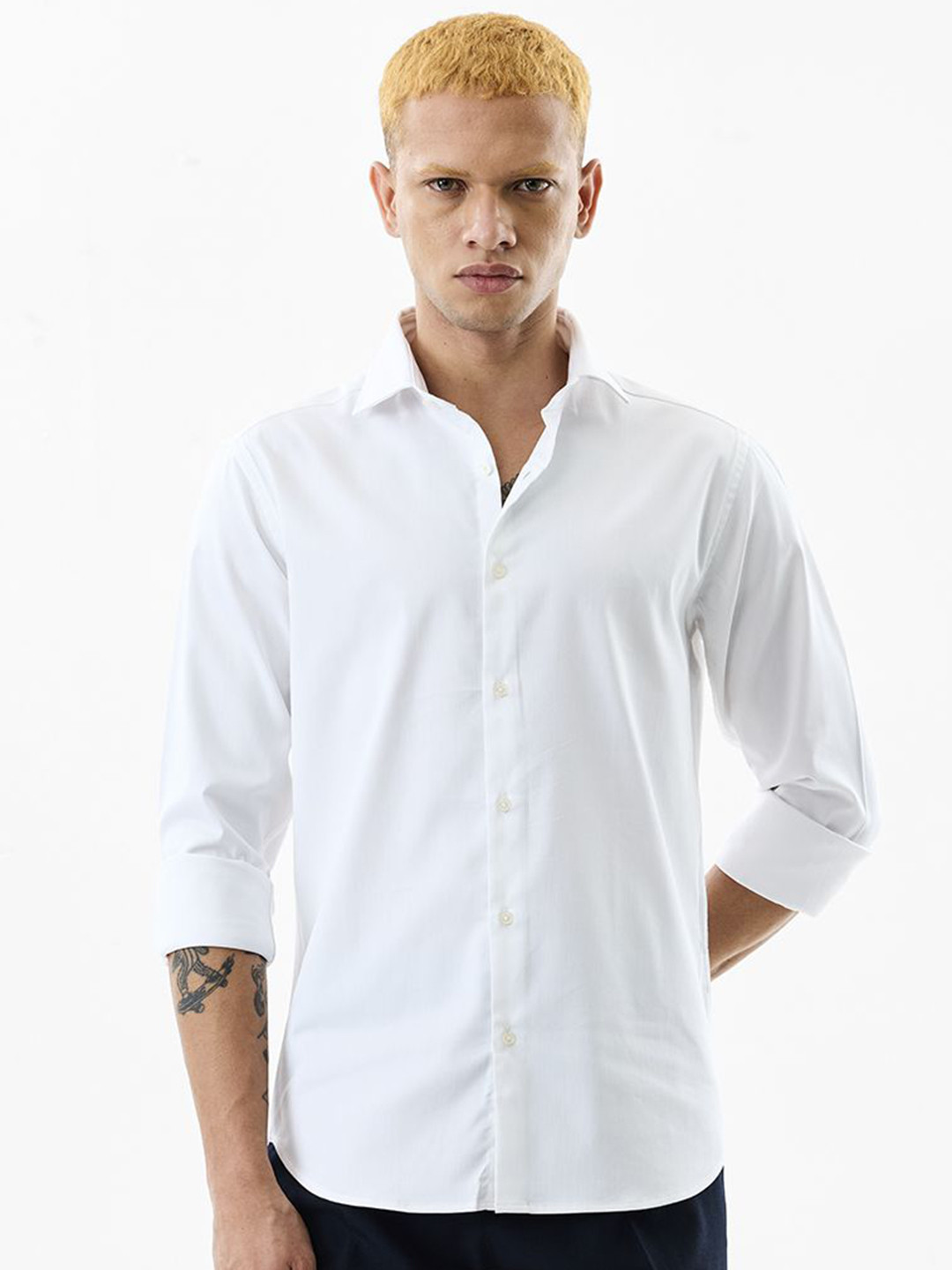 Snitch Men Slim Fit White Solid Shirt
