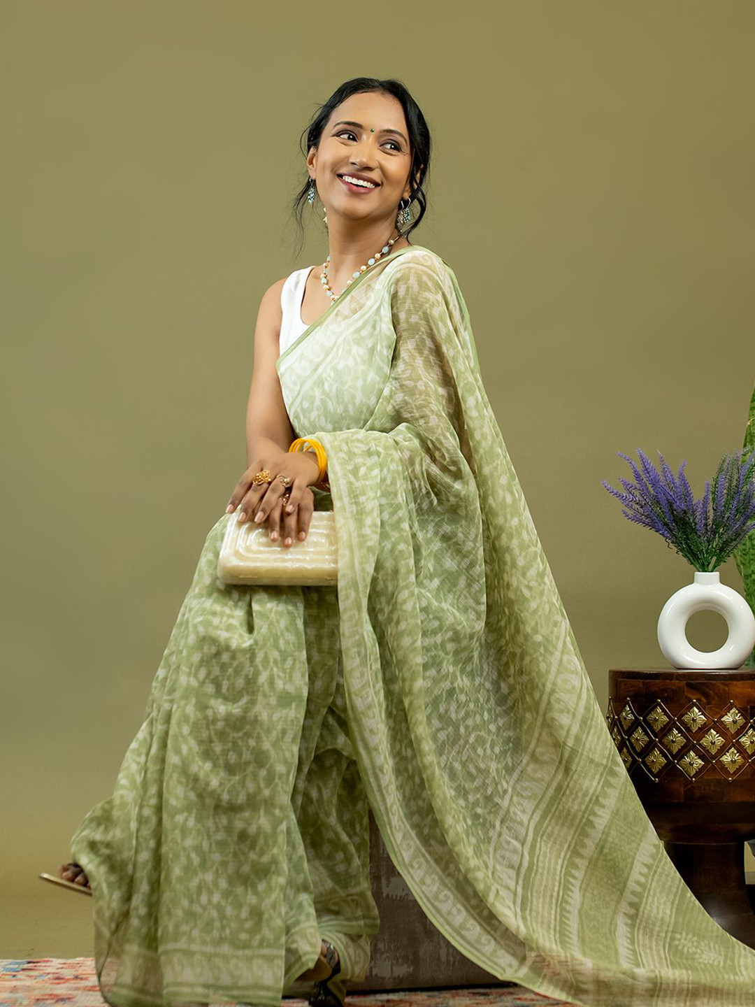 Ushvii Ajrak Printed Pure Cotton Traditional Dabu Saree