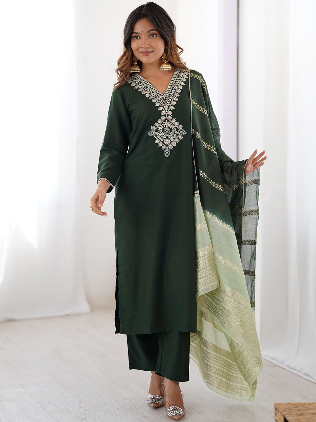 YOYO Fashion Floral Yoke Design V-Neck Straight Kurta With Trousers & Dupatta