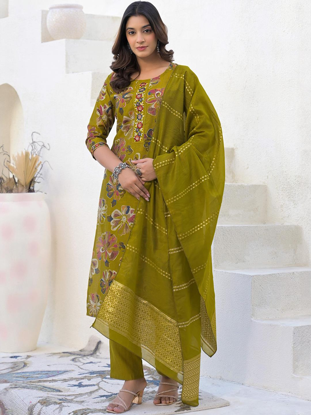 Peachmode Green Viscose Straight Floral Printed Salwar Suit