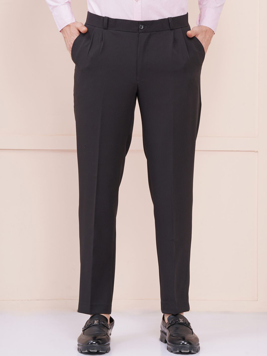 FUKUSO Men Tapered Fit Easy Wash Pleated Trousers