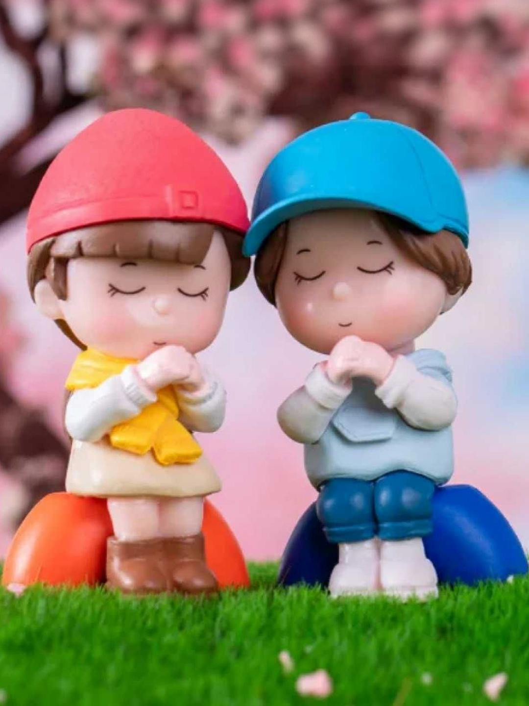 ANTIQ CREATION Cute Kids Sitting and Praying Multicoloured Polyresin Natural Living Room Set of 4 Small Showpieces - 2 Inches