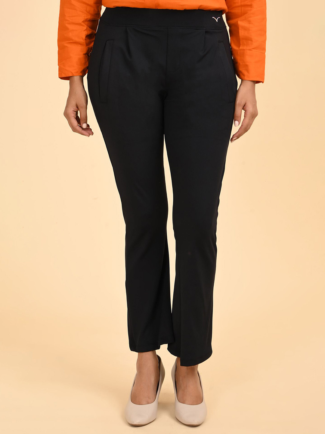 Coppersmith Women Solid Tailored Skinny Fit Mid-Rise Flat-Front Bootcut Trousers
