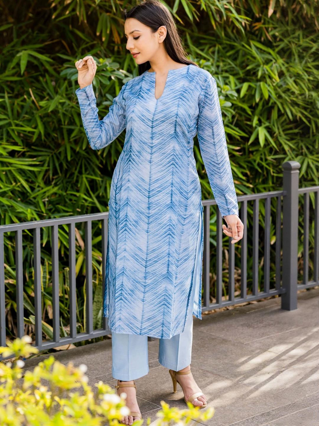 Label Ratan Women Solid Straight Kurta Set