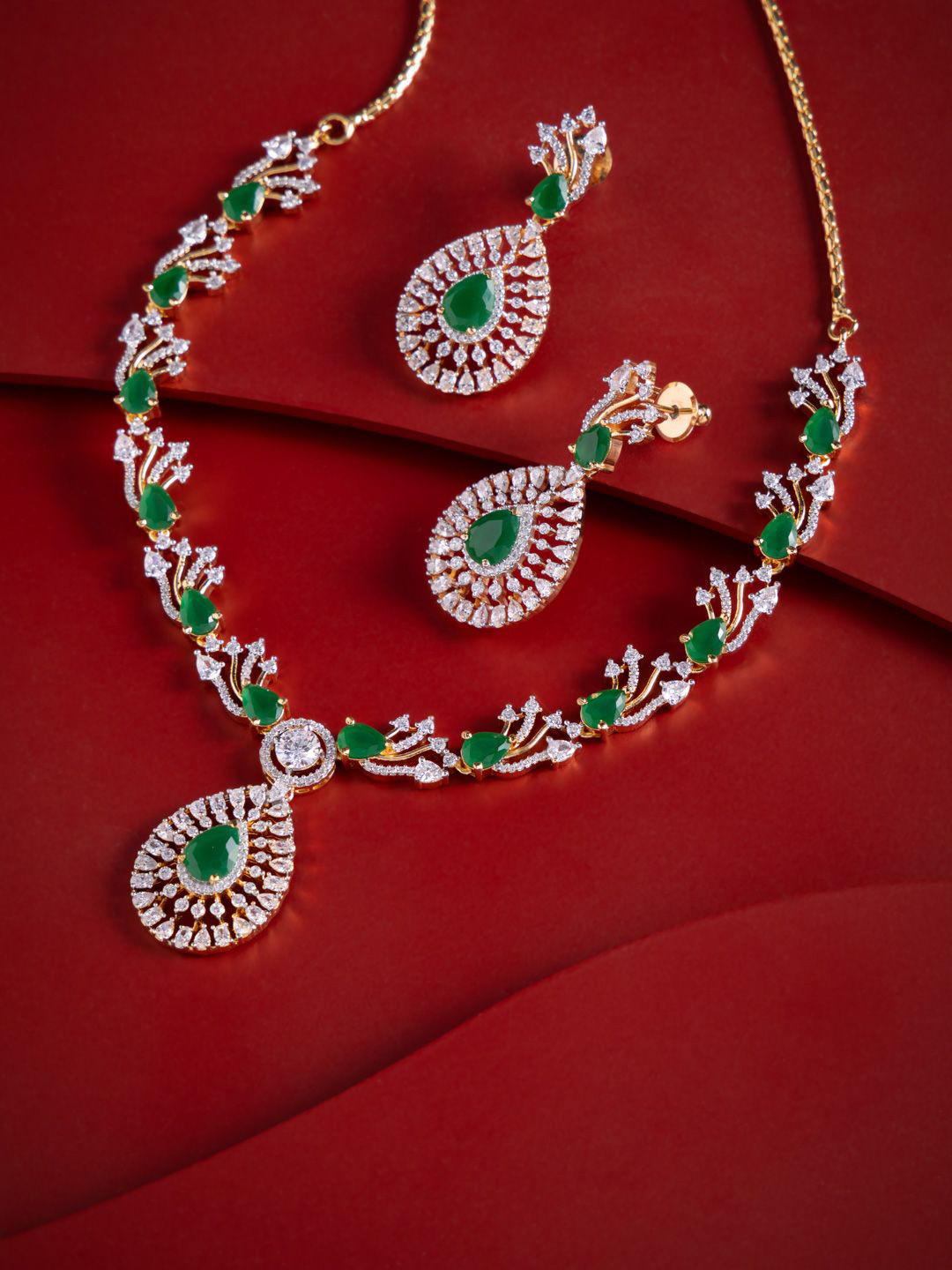 Kushal's Fashion Jewellery Green Gold-Plated Party Jewellery Set