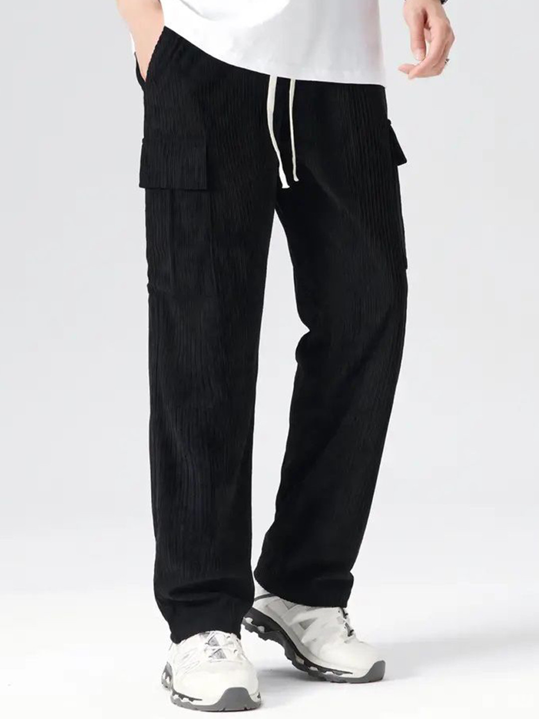 VOGAAN Men Relaxed Fit Cargos Trousers