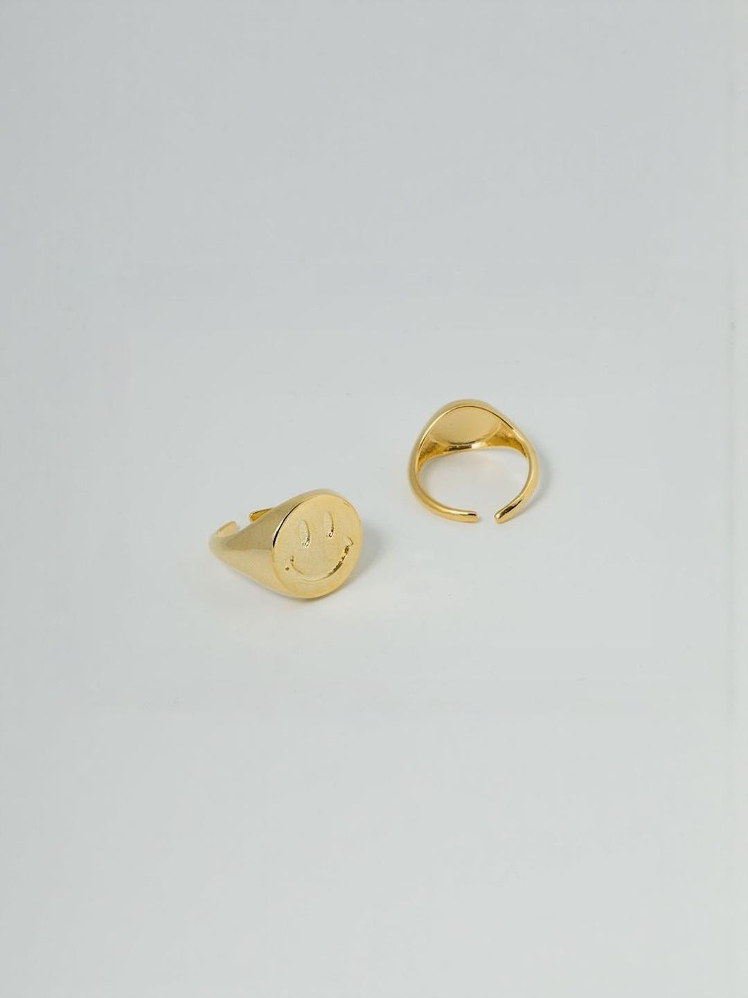 Arzonai Metal Smiley Ring